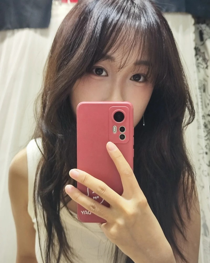 ảnh chụp trước gương che mặt nữ 23