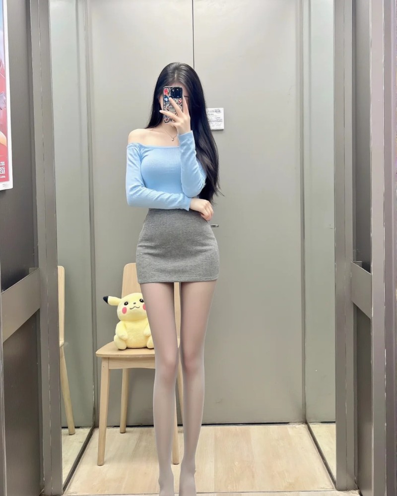 ảnh chụp trước gương che mặt nữ 9
