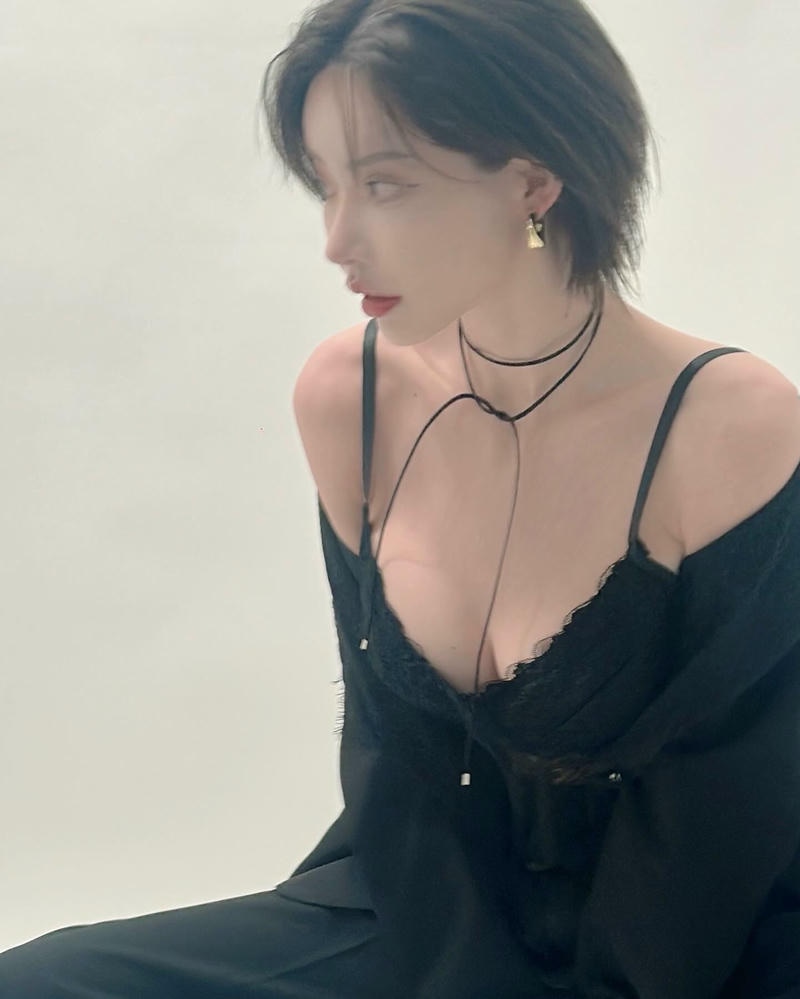 Eimi Fukada phong cách thể thao năng động