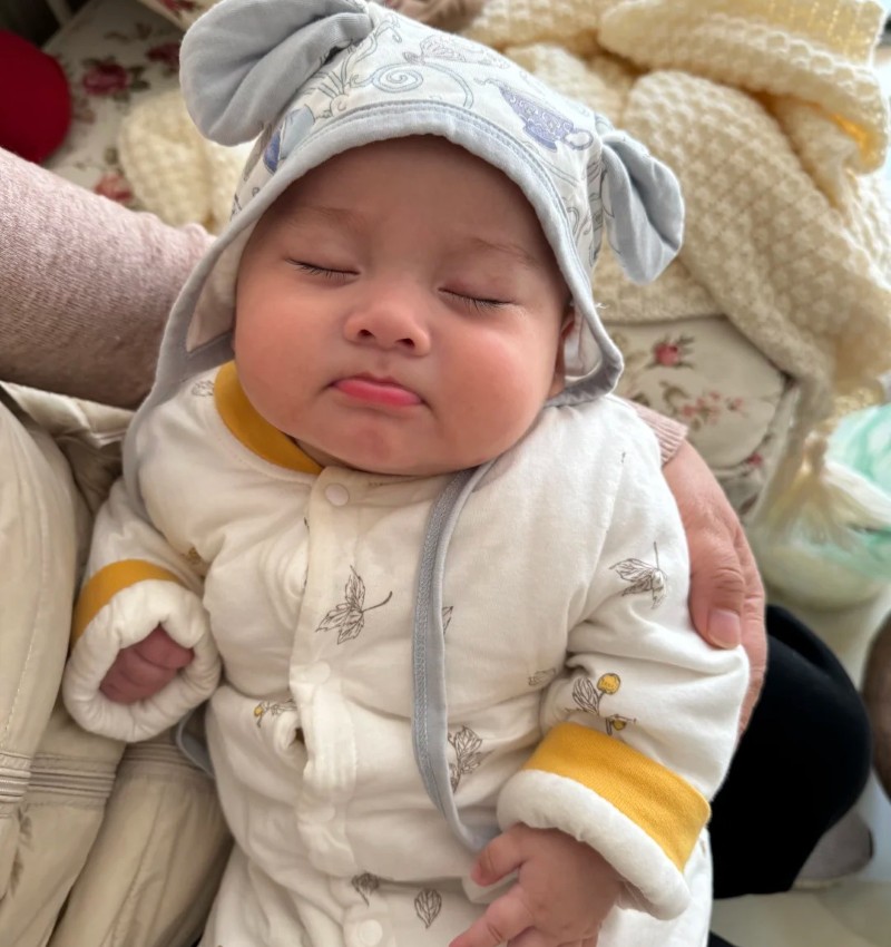 ảnh em bé cute 2
