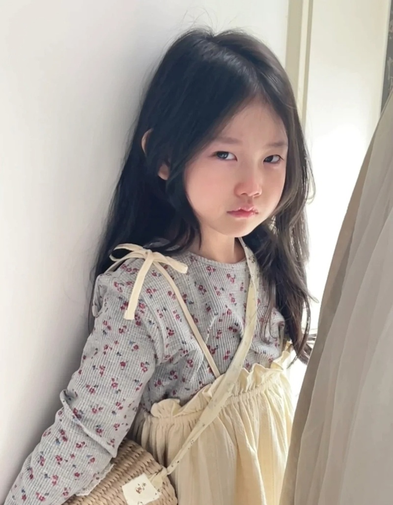 ảnh em bé khóc cute