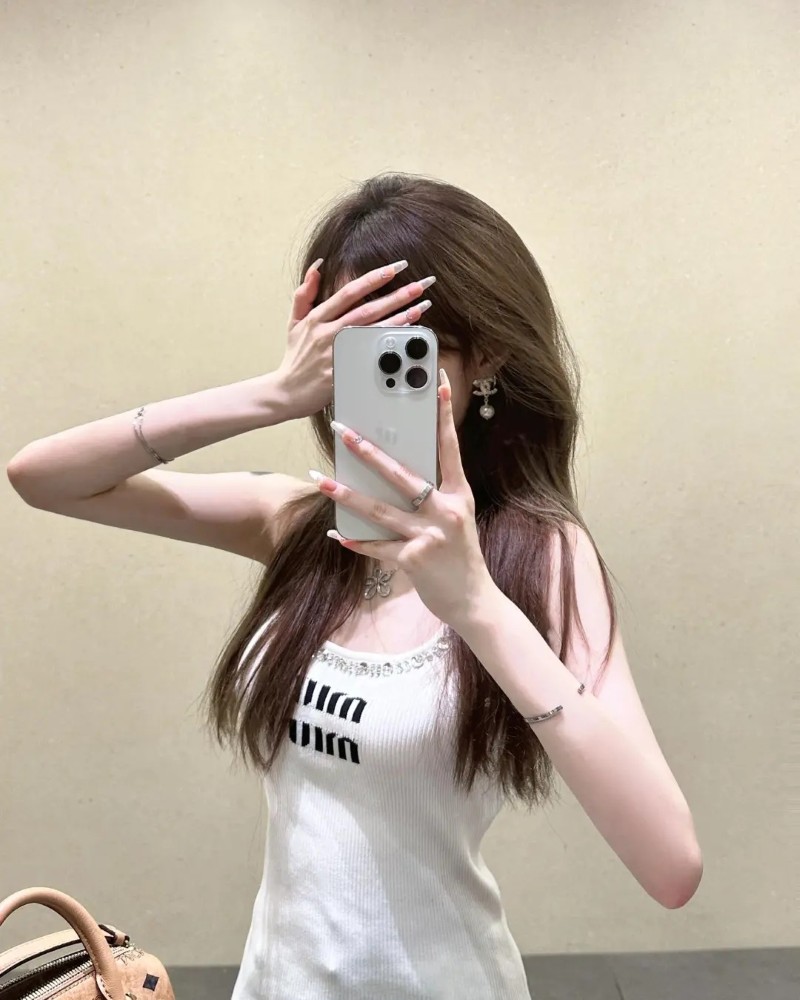ảnh gái k11 che mặt 28