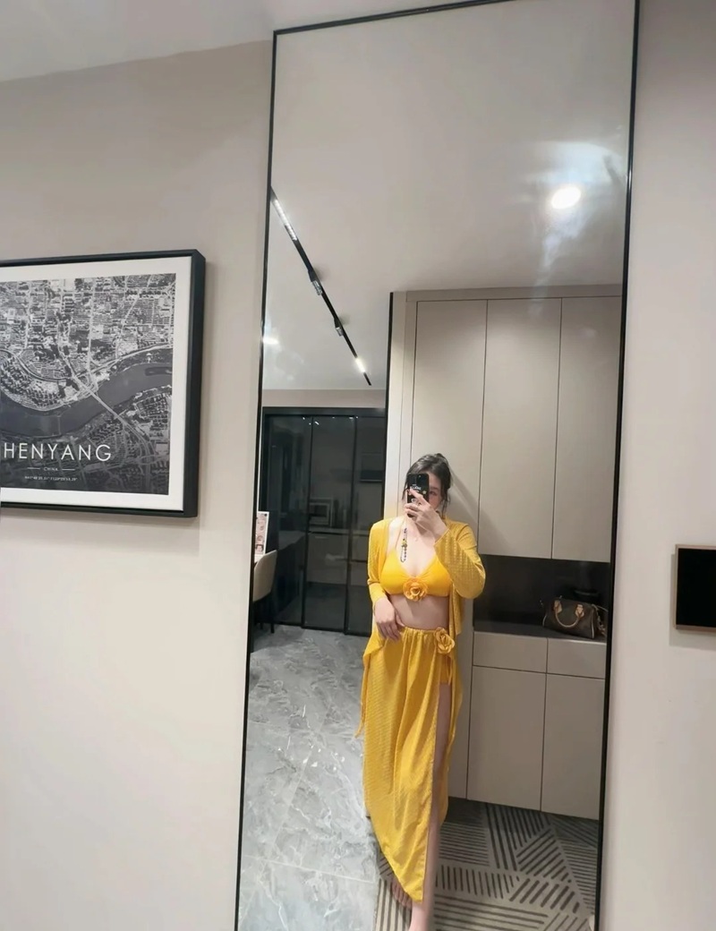 ảnh gái mặc bikini ở nhà 1