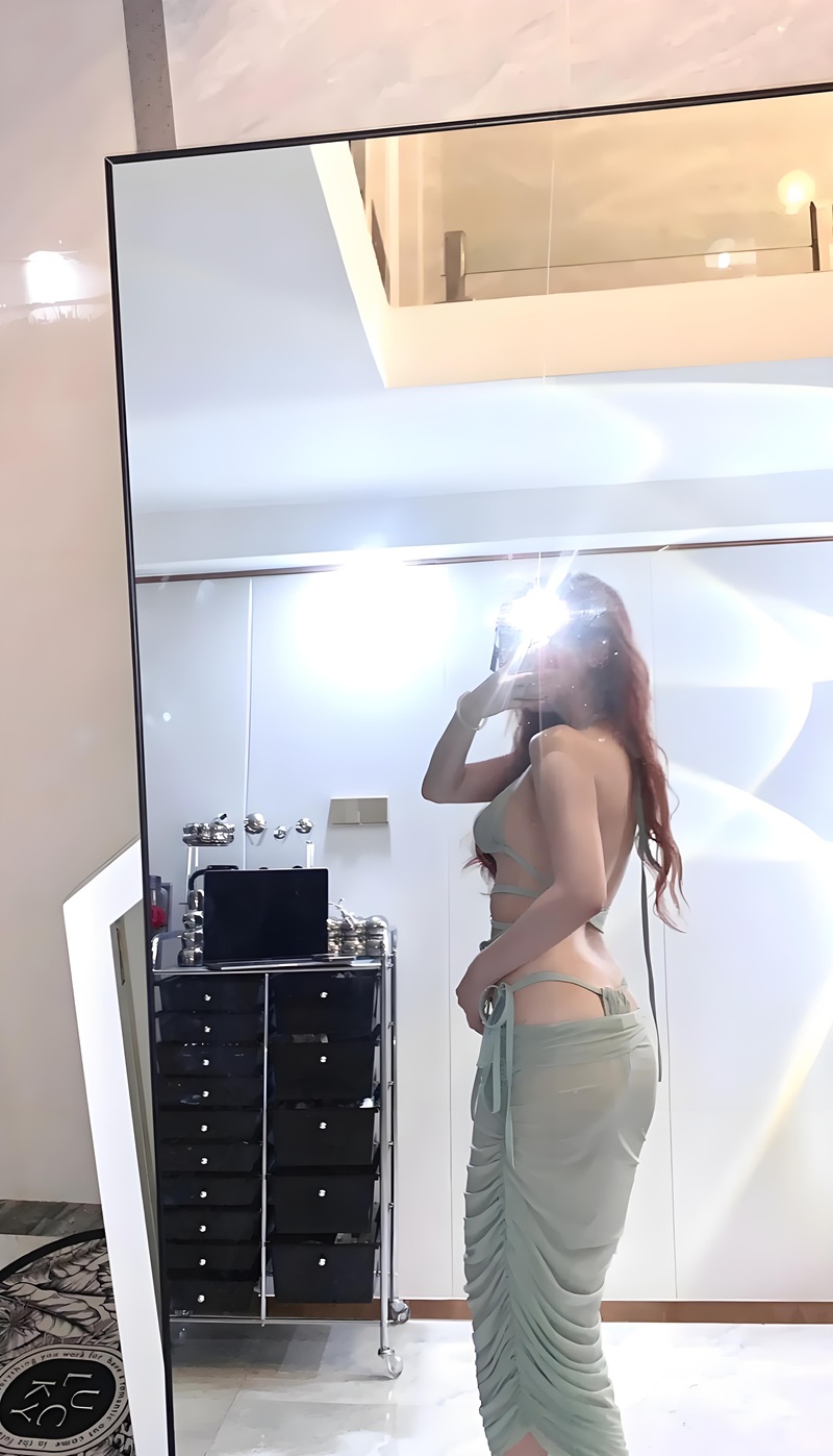 ảnh gái mặc bikini ở nhà 3