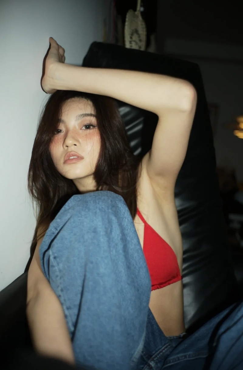 ảnh gái mặc bikini ở nhà 8
