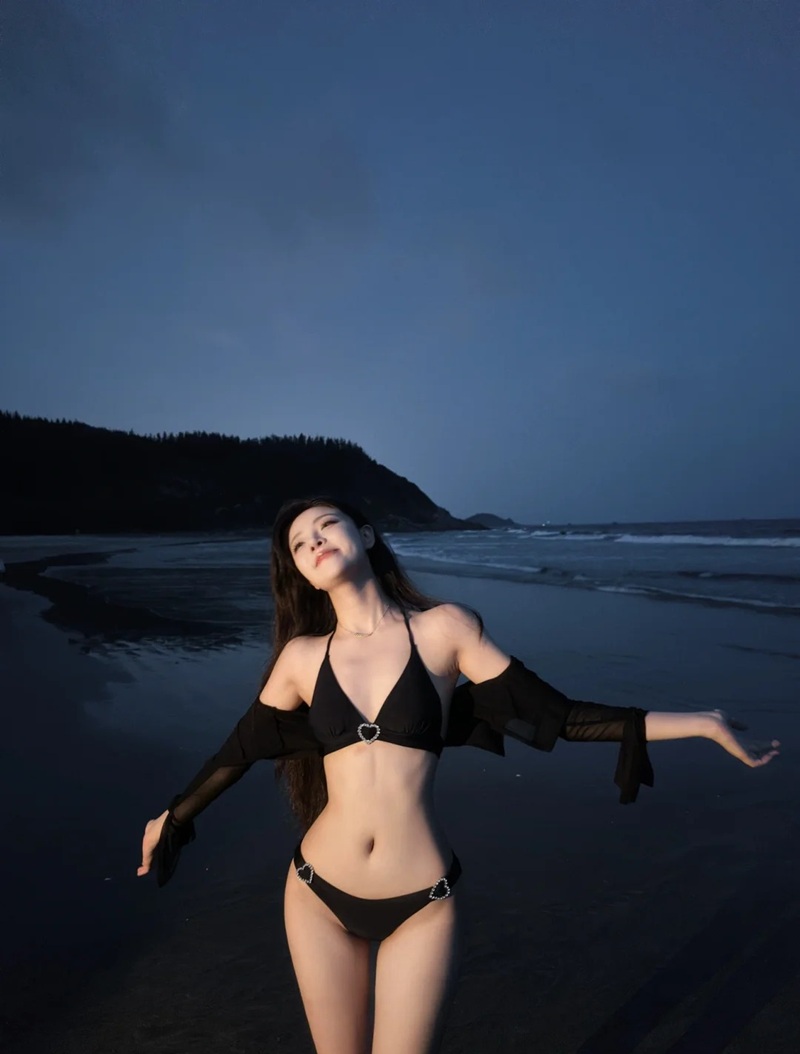 ảnh gái xinh mặc bikini đi biển 9