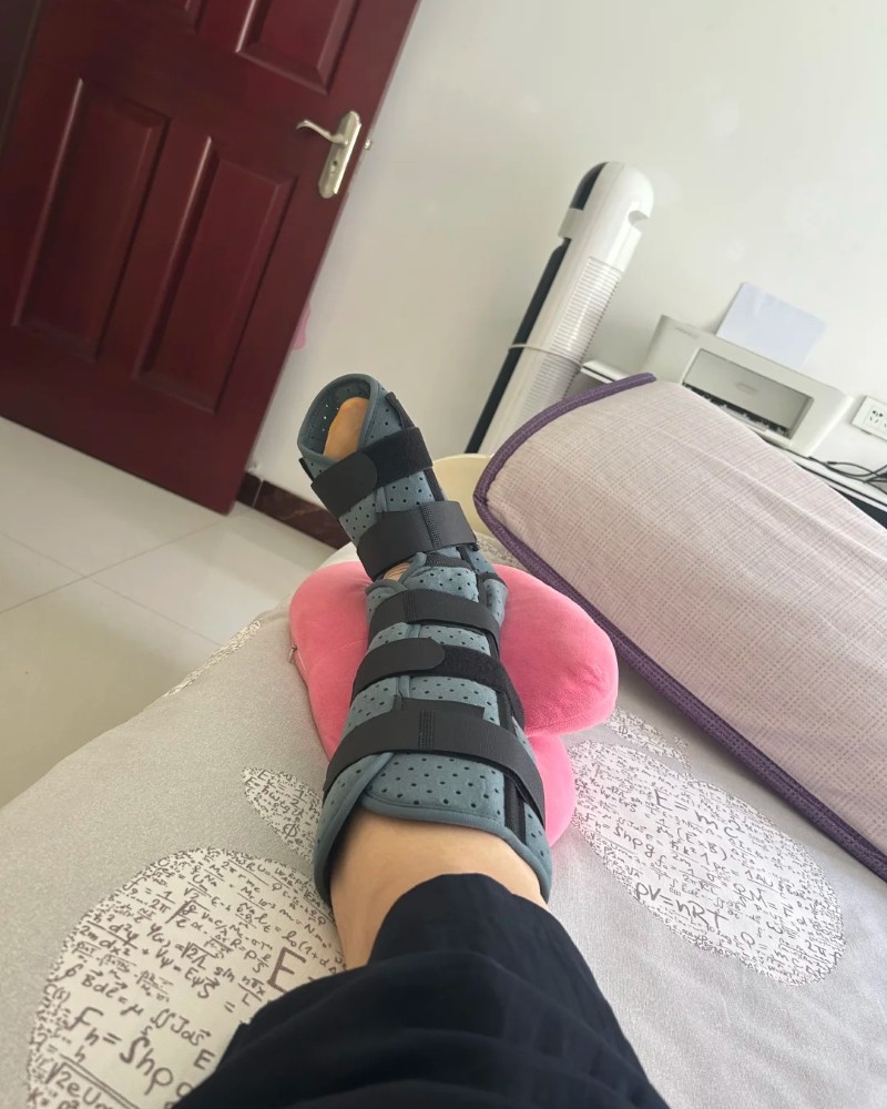 ảnh gãy chân nằm viện