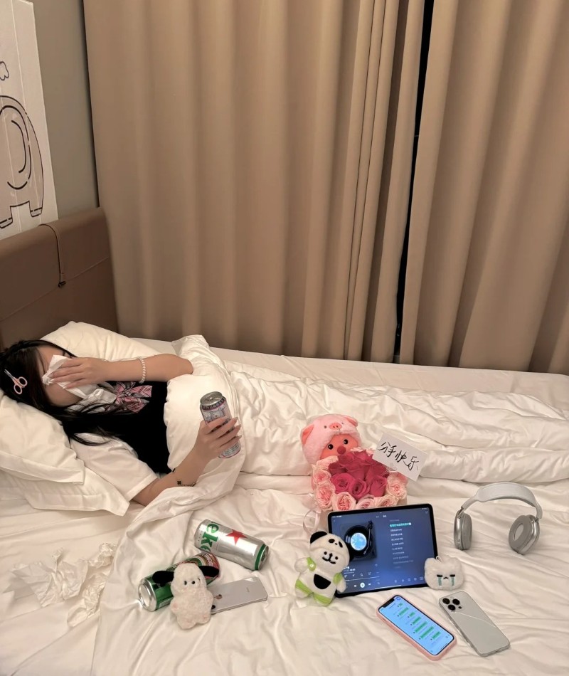 ảnh girl che mặt buồn 1