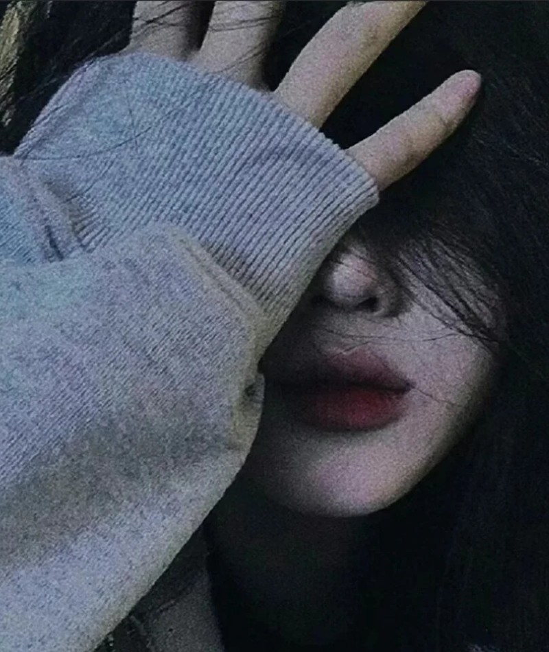 ảnh girl che mặt buồn 22