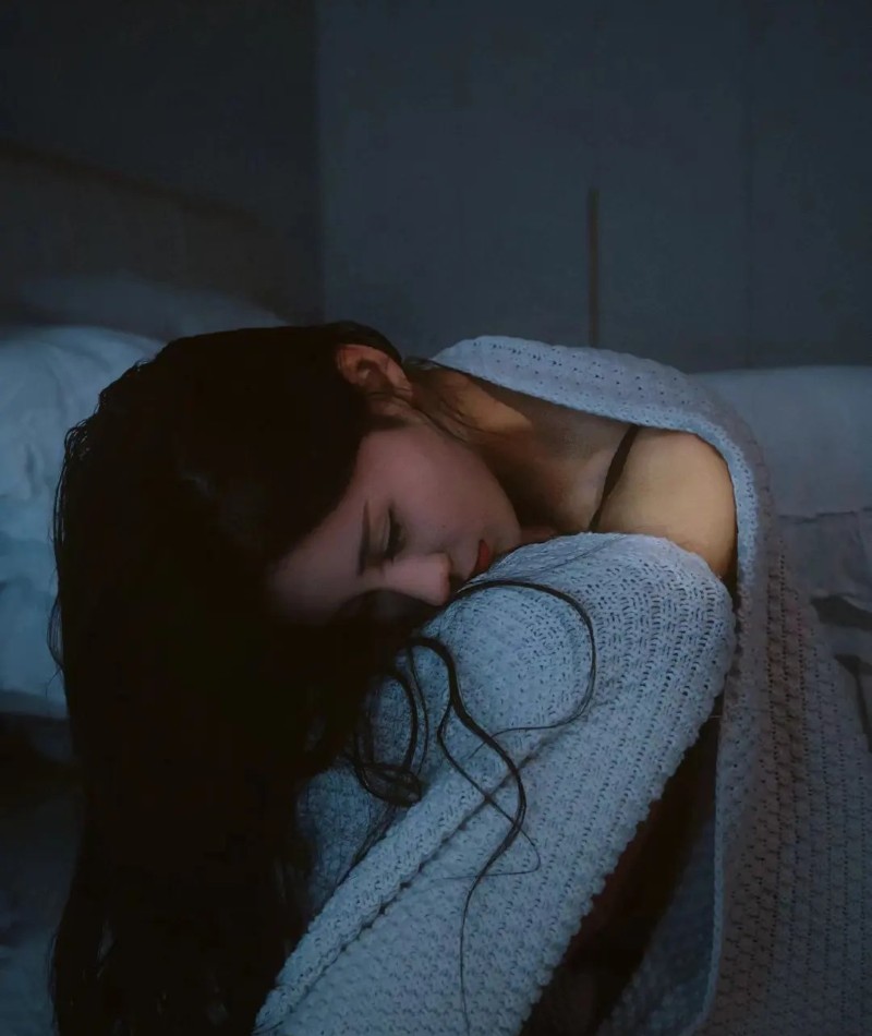 ảnh girl che mặt buồn 28