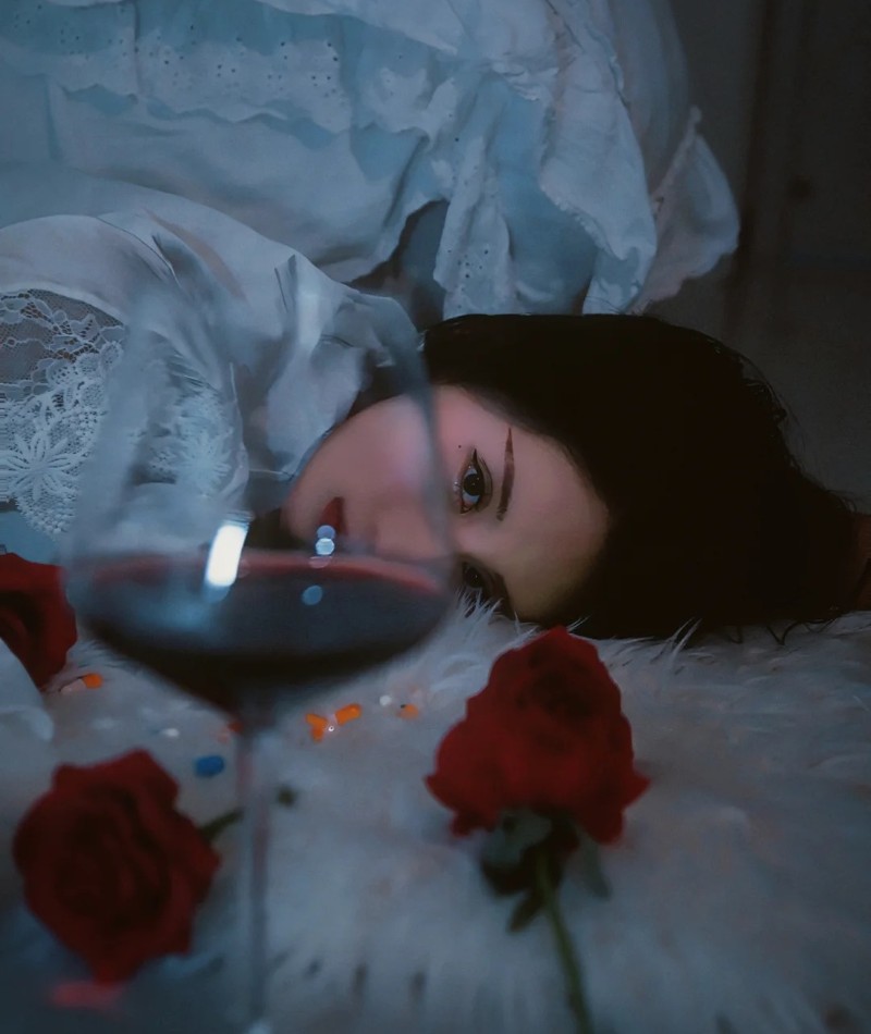 ảnh girl che mặt buồn 29