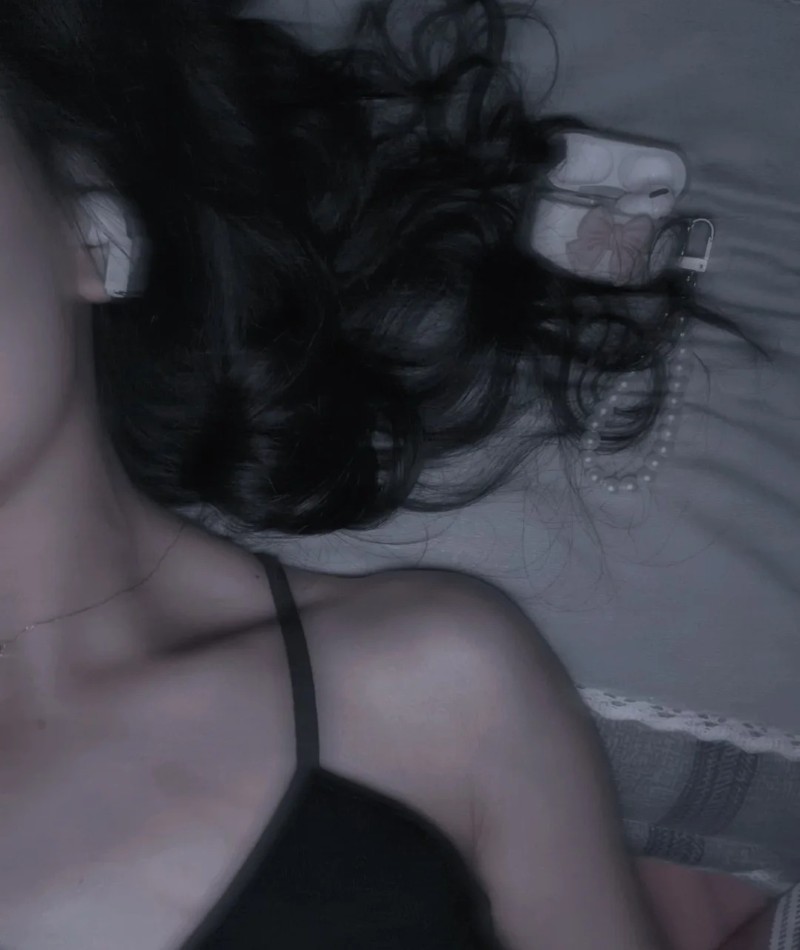 ảnh girl che mặt buồn 32