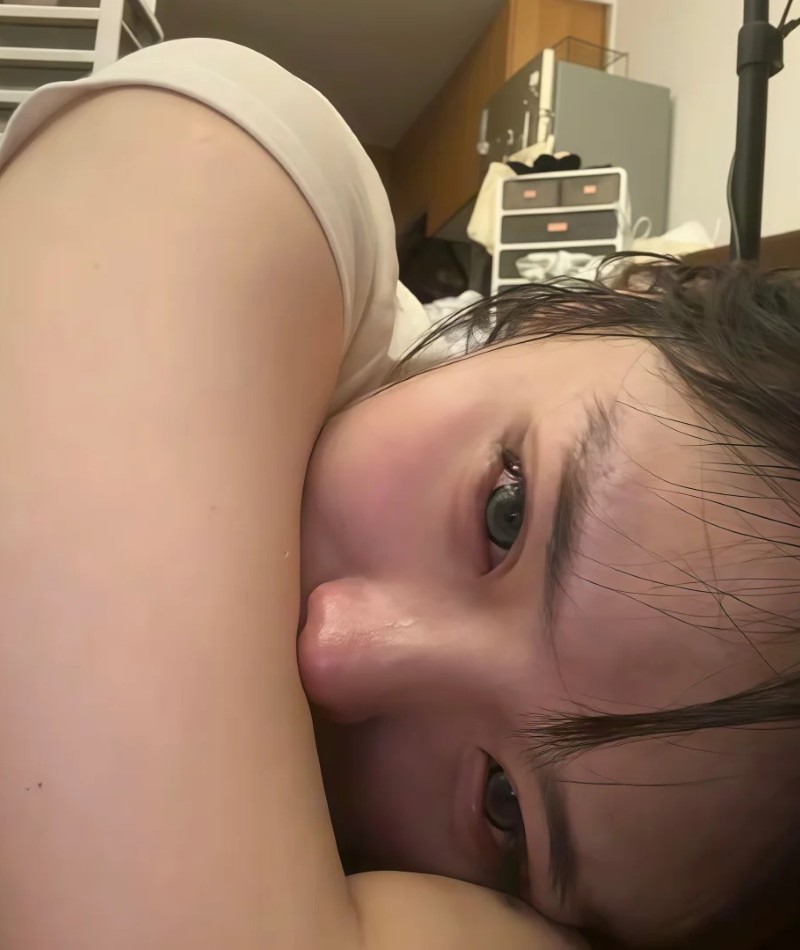 ảnh girl che mặt buồn khóc