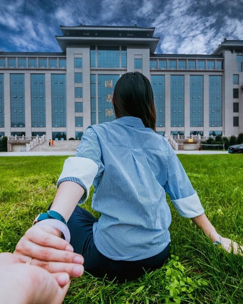 ảnh nắm tay người yêu học sinh 26