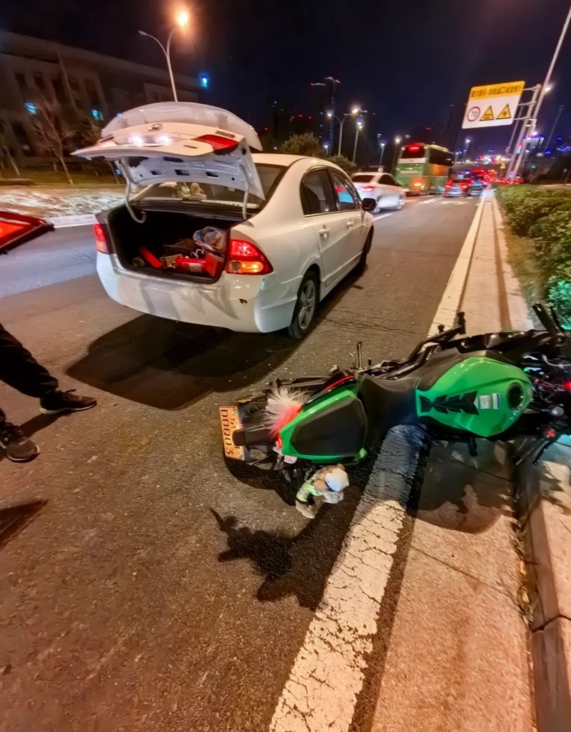 ảnh ngã xe 4