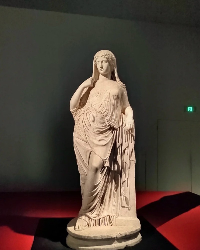 ảnh nữ thần aphrodite 9