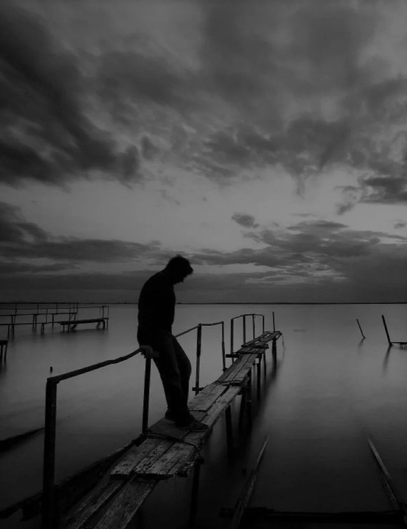 ảnh overthinking buồn 36