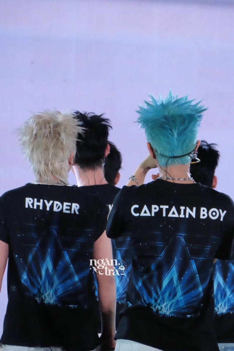 Rhycap tone màu tối huyền bí