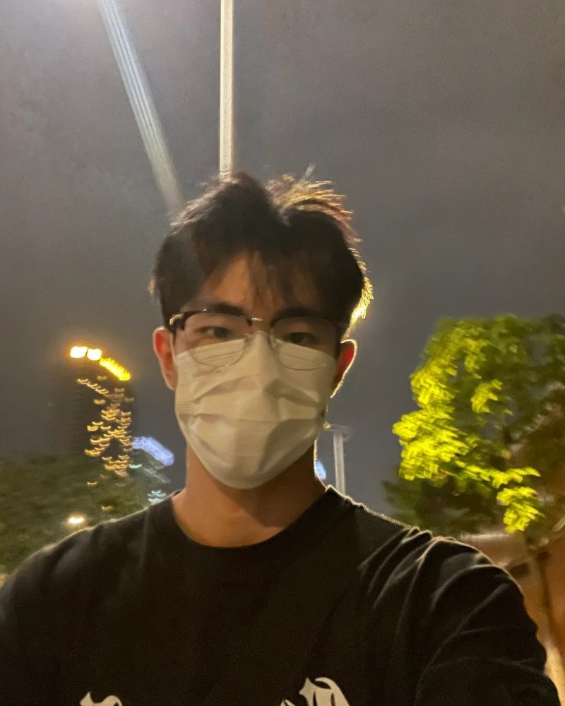 ảnh trai đẹp đeo khẩu trang 38