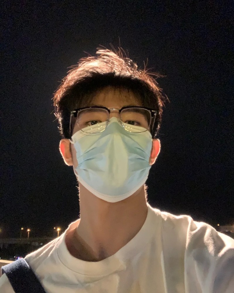ảnh trai đẹp đeo khẩu trang 9