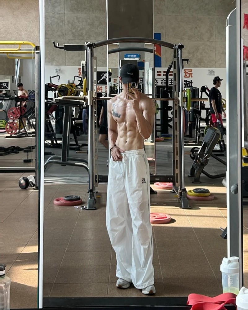 ảnh trai đẹp sáu múi 22