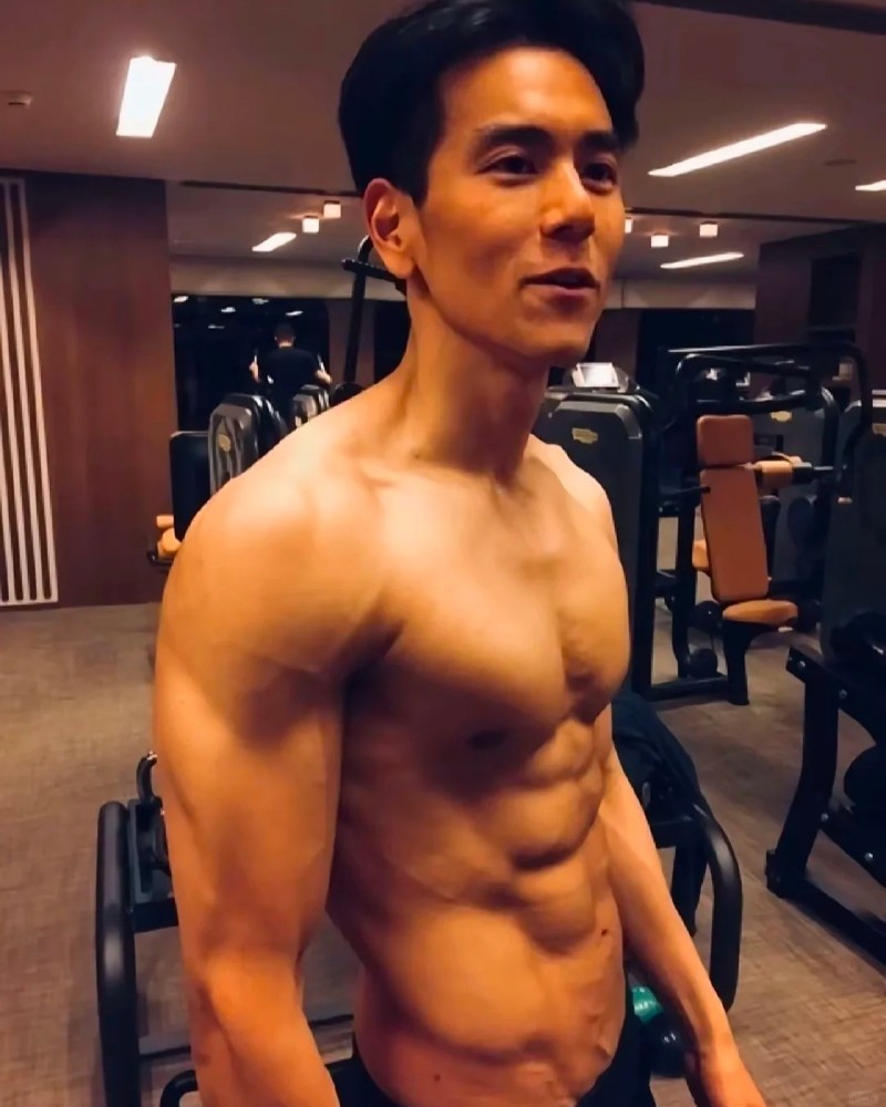 ảnh trai đẹp sáu múi 23