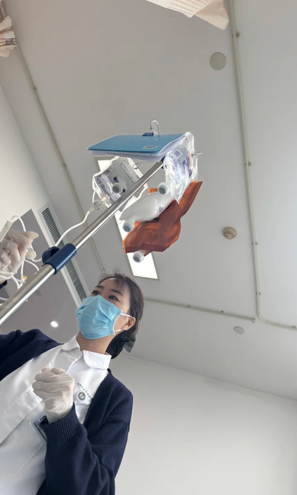 ảnh truyền nước biển 1