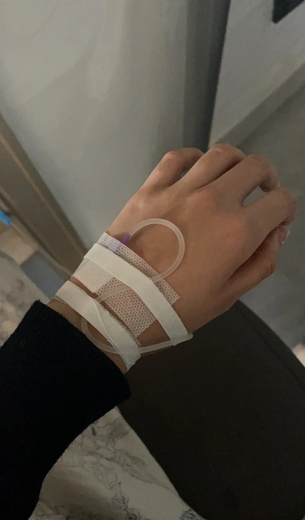 ảnh truyền nước biển 10