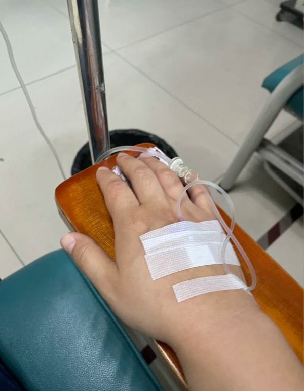 ảnh truyền nước biển 17