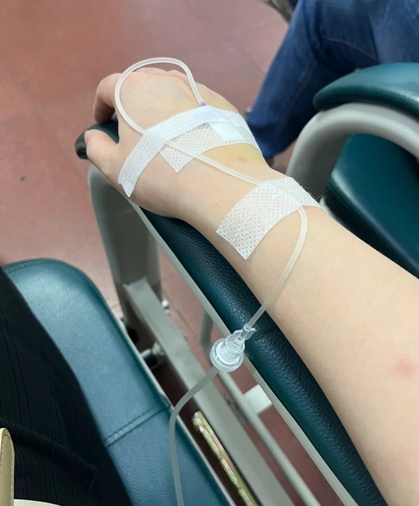 ảnh truyền nước biển 22