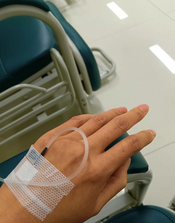 ảnh truyền nước biển 23