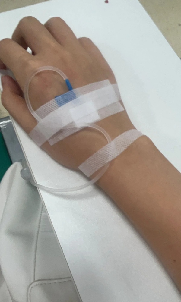 ảnh truyền nước biển 3