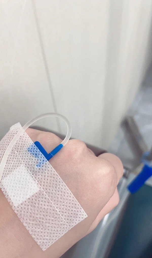 ảnh truyền nước biển 31