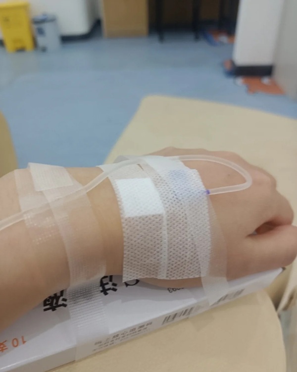 ảnh truyền nước biển 32