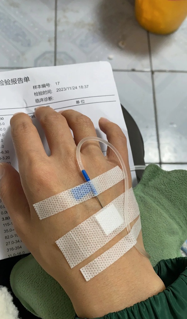 ảnh truyền nước biển 35