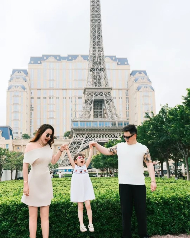 chụp ảnh gia đình 3 người 1