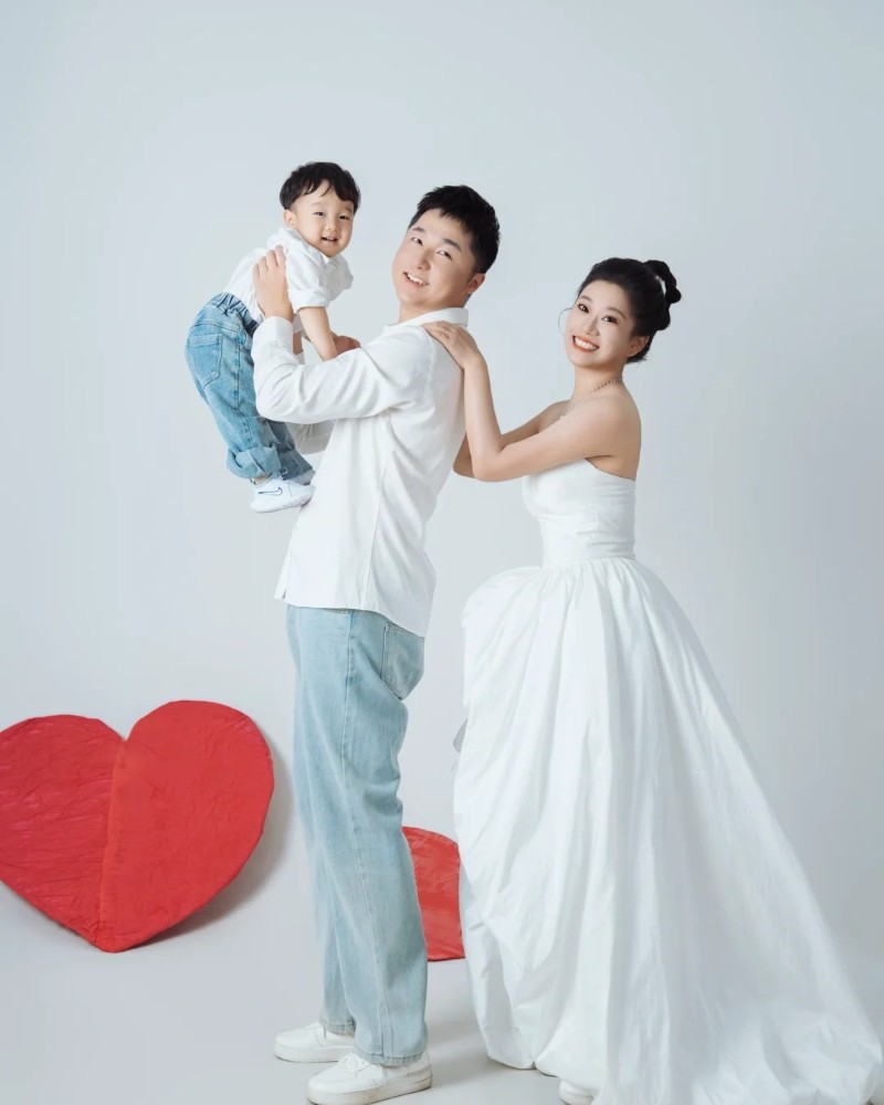 chụp ảnh gia đình 3 người 9