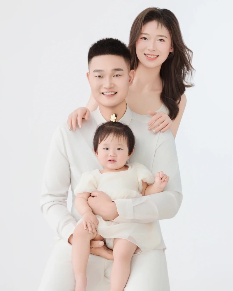 concept chụp ảnh gia đình 3 người