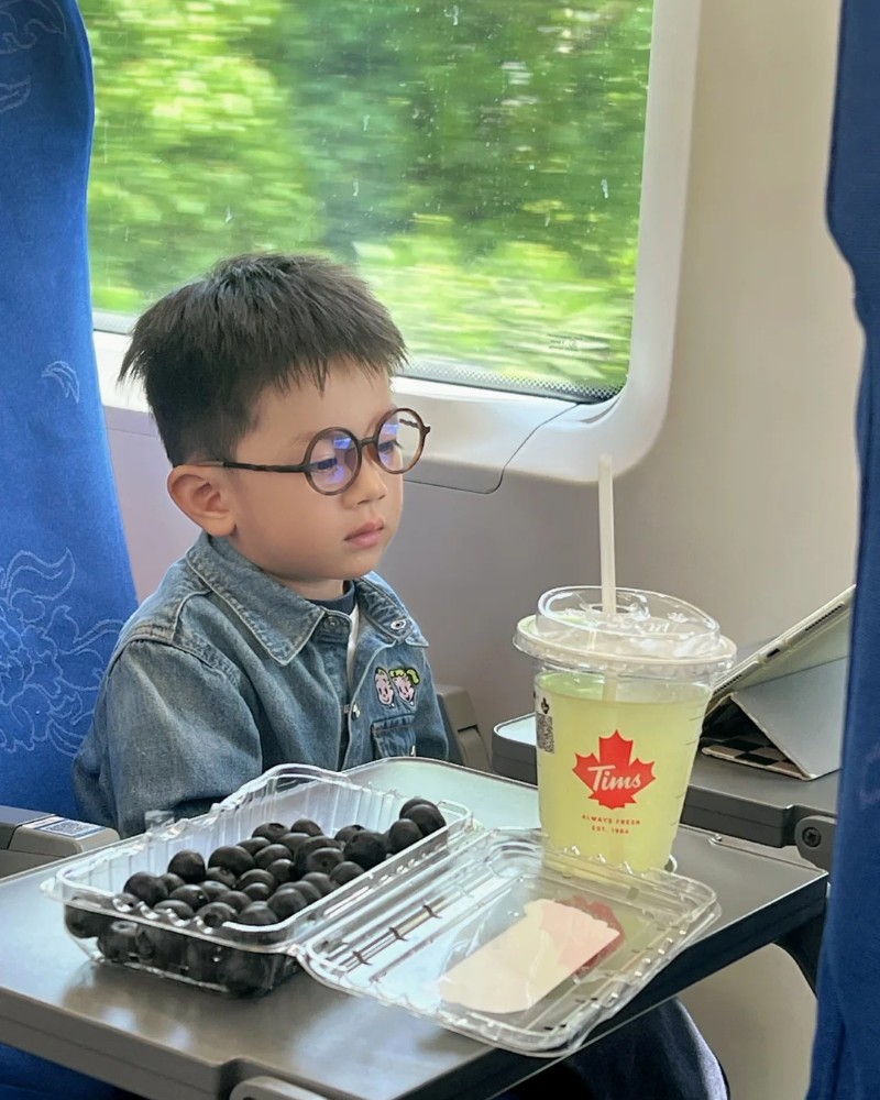 hình ảnh bé trai đáng yêu 3