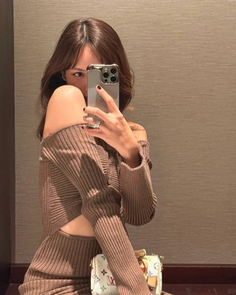 Tổng hợp 99+ ảnh Lisa BLACKPINK đẹp, thần thái cuốn hút