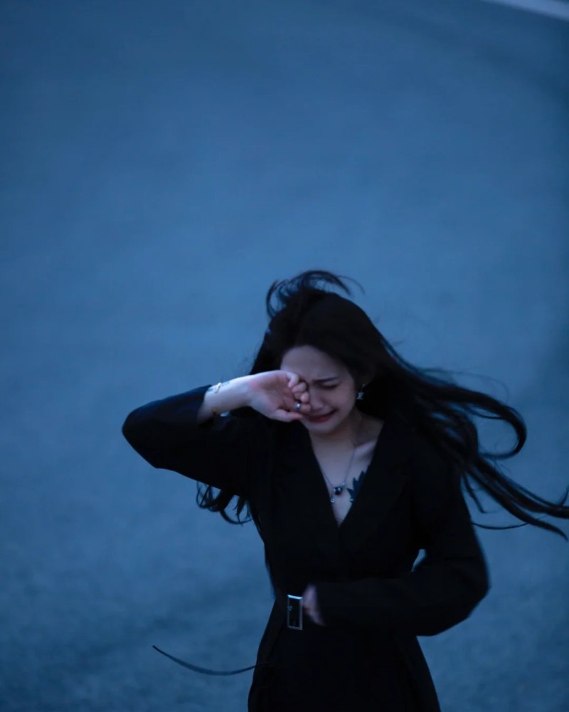 hình ảnh buồn, đau lòng nữ