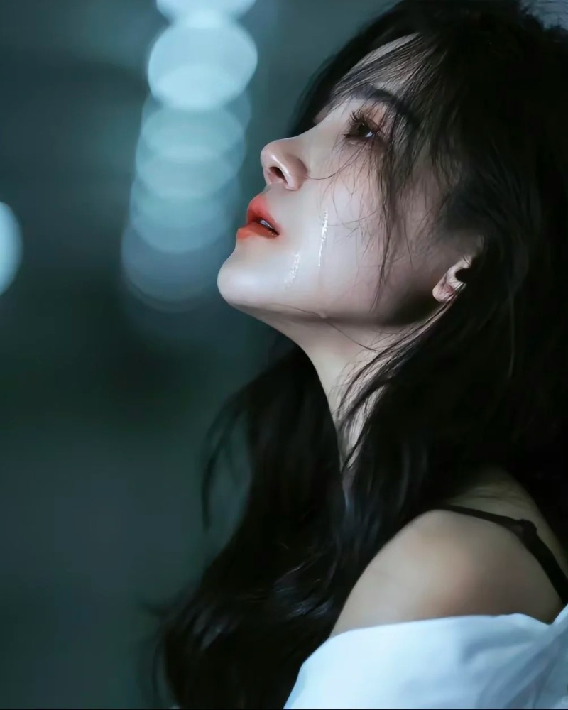 hình ảnh buồn mệt mỏi khóc