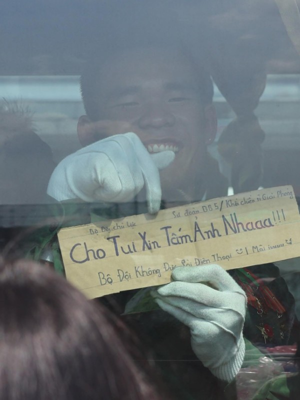 hình ảnh chú bộ đội 13