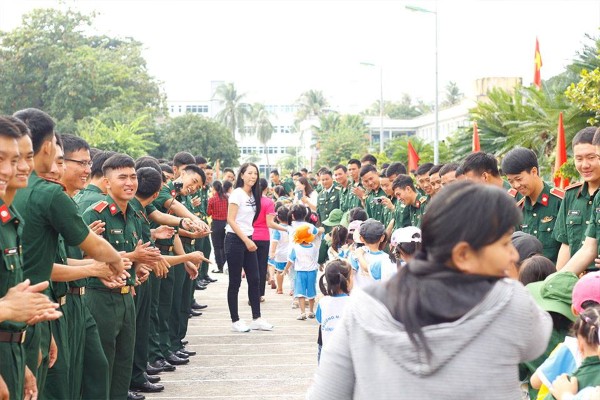 hình ảnh chú bộ đội 4