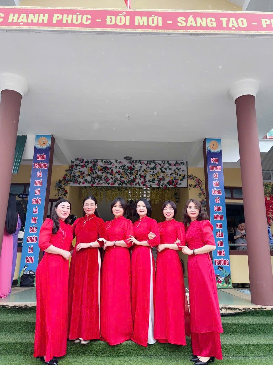 hình ảnh cô giáo mặc áo dài 17