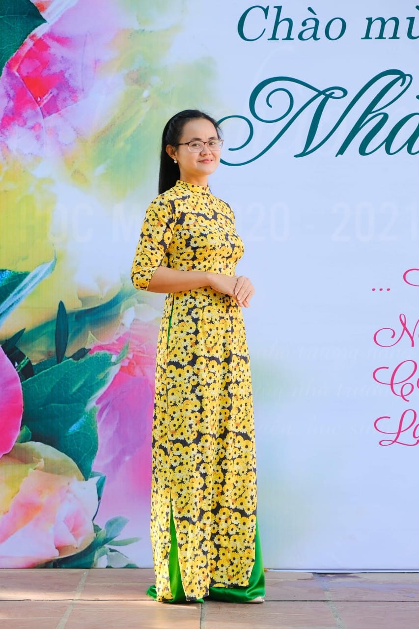 hình ảnh cô giáo mặc áo dài 2