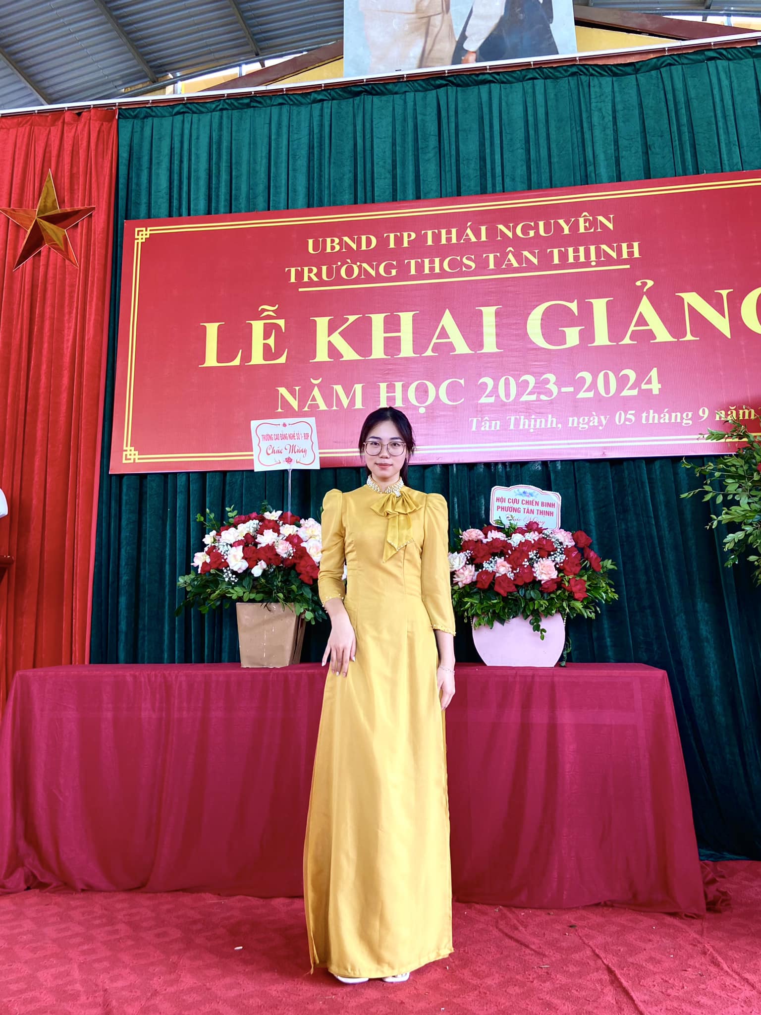 hình ảnh cô giáo mặc áo dài 26