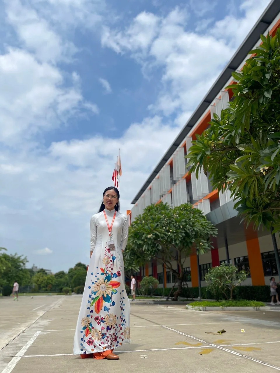 hình ảnh cô giáo mặc áo dài 33