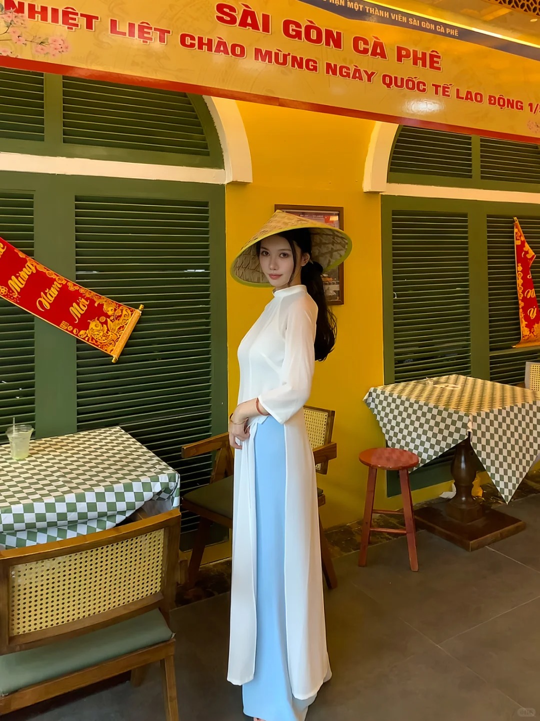 hình ảnh cô giáo mặc áo dài 36