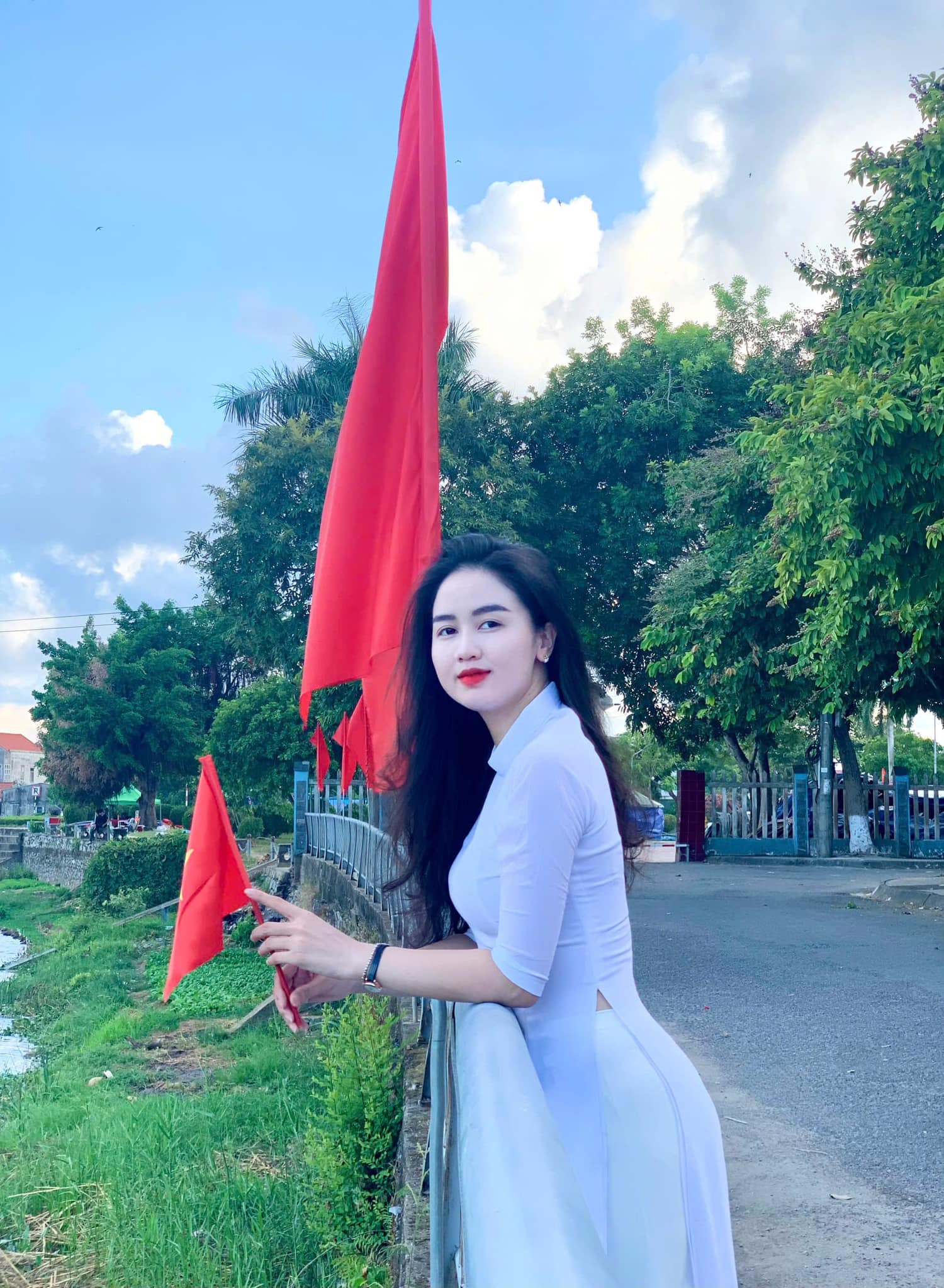 hình ảnh cô giáo mặc áo dài 6